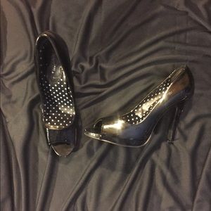 Black heels size 9